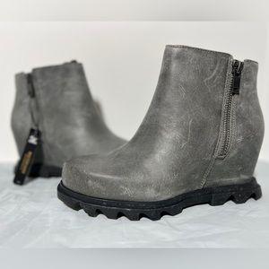 Sorel Joan of Artic Wedge Iii Lug Sole Zip